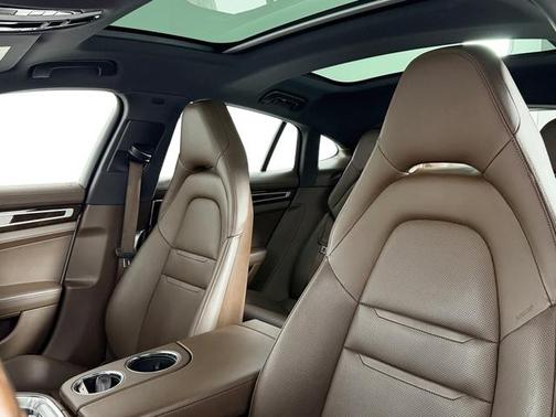 2019 Porsche Panamera 4