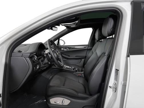 2025 Porsche Macan T