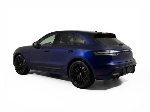 Gentian Blue Metallic 2026 Porsche Macan Macan GTS
