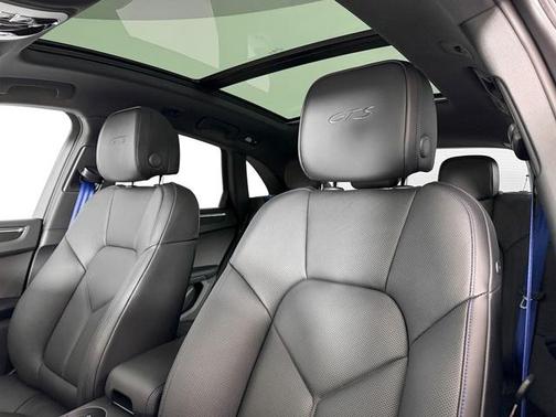 Gentian Blue Metallic 2026 Porsche Macan Macan GTS