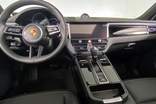 2023 Porsche Macan T