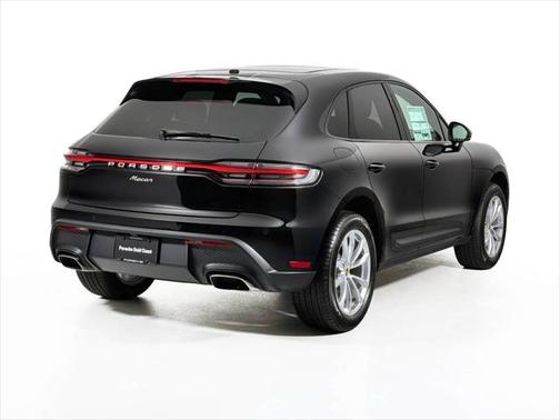 2025 Porsche Macan Base