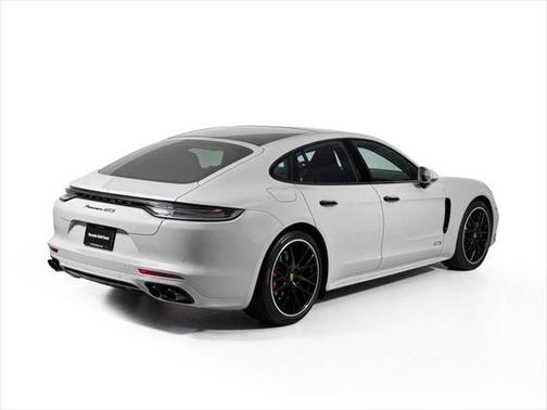 2023 Porsche Panamera GTS