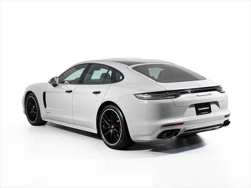 2023 Porsche Panamera GTS