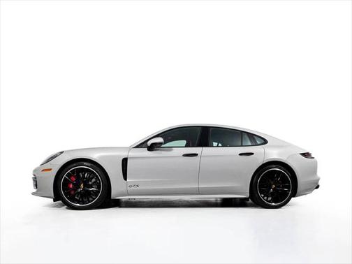 2023 Porsche Panamera GTS