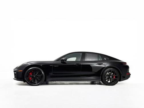 2025 Porsche Panamera Turbo