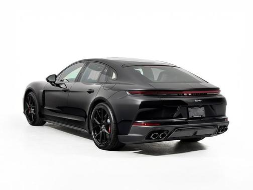 2025 Porsche Panamera Turbo