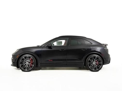 2025 Porsche Macan Turbo
