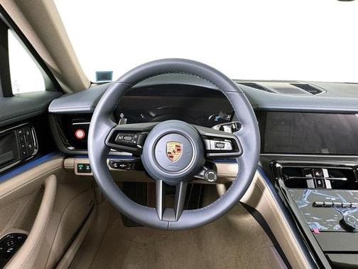 Gentian Blue Metallic 2026 Porsche Panamera 4