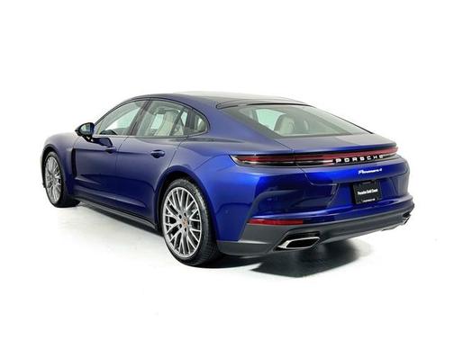 Gentian Blue Metallic 2026 Porsche Panamera 4