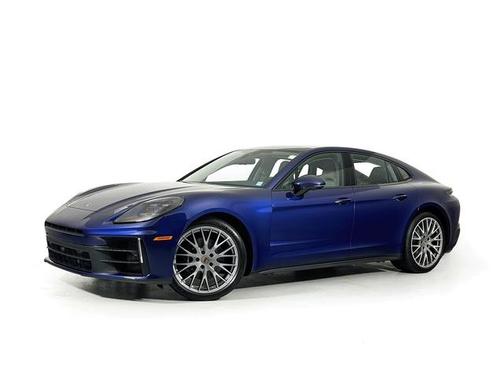 Gentian Blue Metallic 2026 Porsche Panamera 4