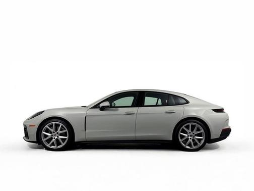 2026 Porsche Panamera 4
