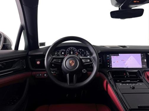 2026 Porsche Panamera 4