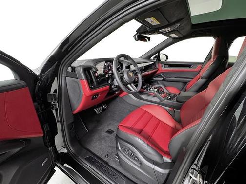 2026 Porsche Cayenne GTS