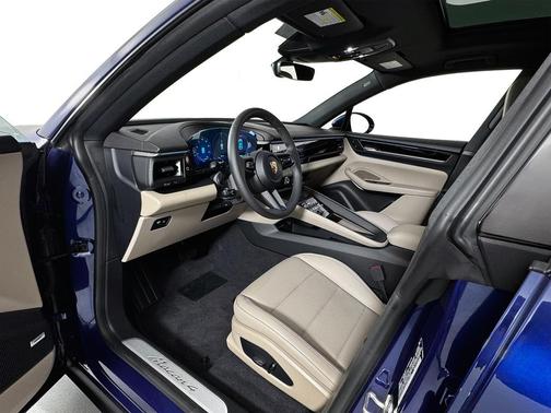 2025 Porsche Macan 4 Electric