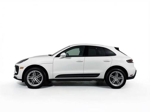 2025 Porsche Macan T