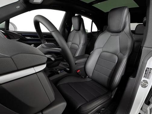 2025 Porsche Macan 4S