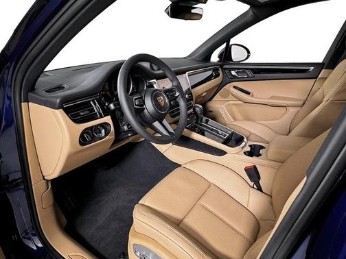 Gentian Blue Metallic 2026 Porsche Macan Macan