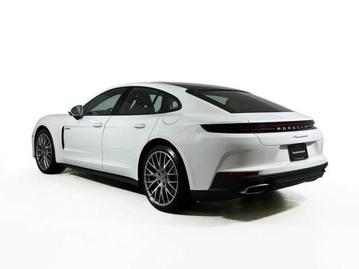2026 Porsche Panamera 4