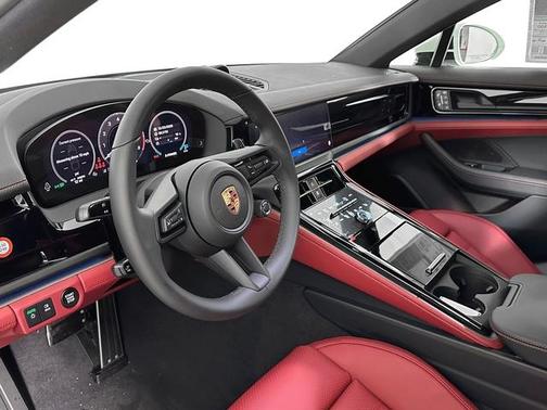 2026 Porsche Panamera 4