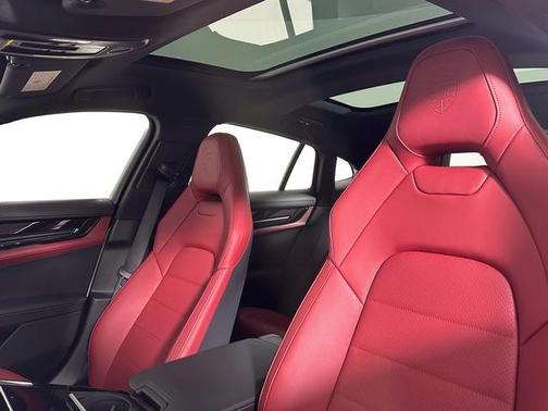 2026 Porsche Panamera 4