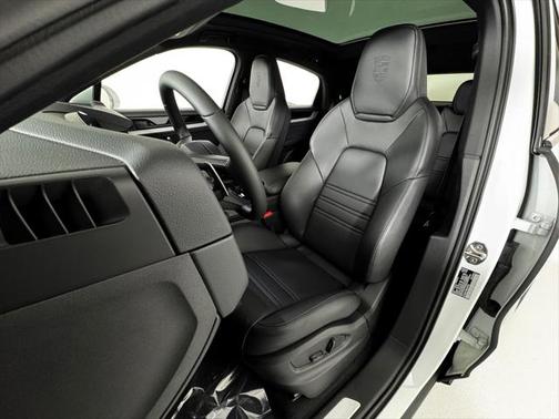 2025 Porsche Cayenne Coupe