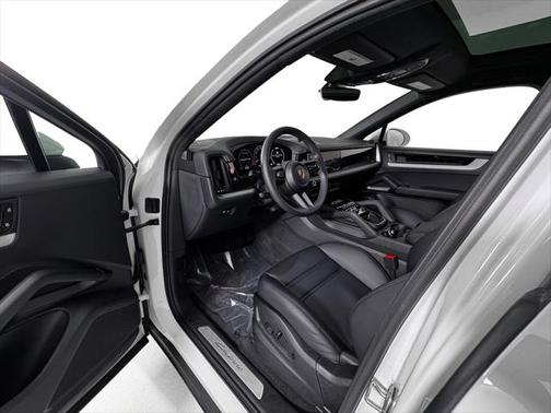 2025 Porsche Cayenne Coupe