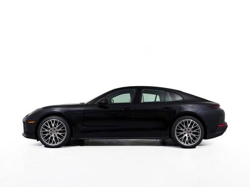 2025 Porsche Panamera 4
