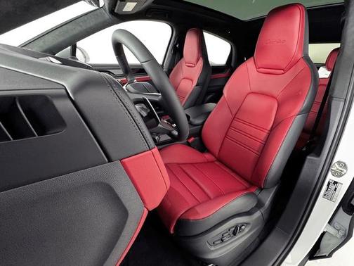 2025 Porsche Cayenne Turbo
