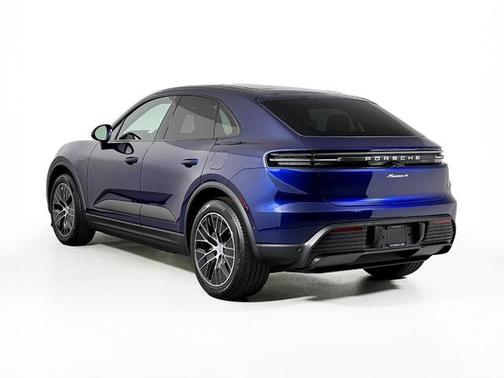 2025 Porsche Macan 4