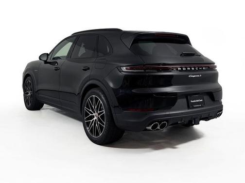 2025 Porsche Cayenne S