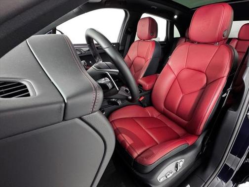 2022 Porsche Macan Base