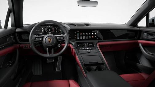 2025 Porsche Panamera 4
