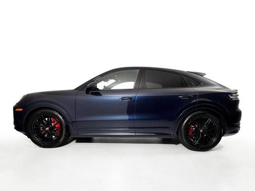 2025 Porsche Cayenne GTS