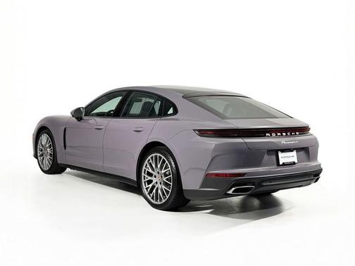 2025 Porsche Panamera 4