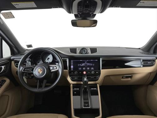 2023 Porsche Macan Base
