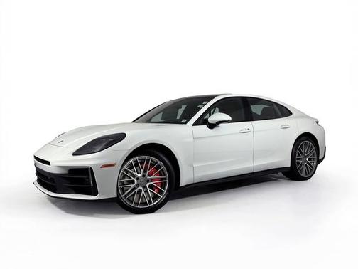 2026 Porsche Panamera 4