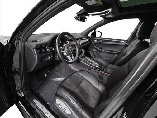 2021 Porsche Macan Base