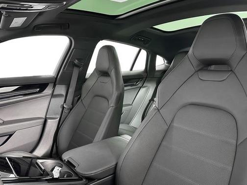 2026 Porsche Panamera 4