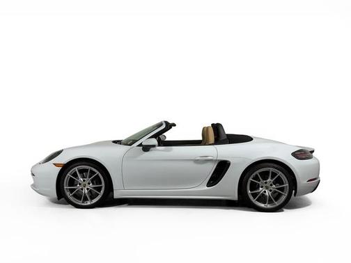 Carrara White Metallic 2019 Porsche 718 Boxster