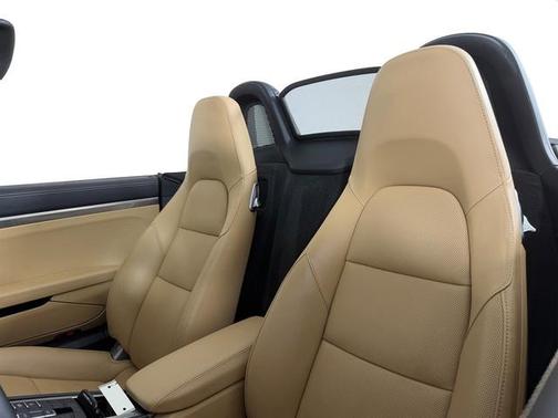 Carrara White Metallic 2019 Porsche 718 Boxster