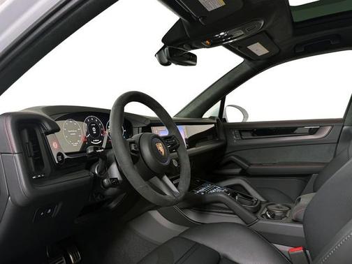 2026 Porsche Cayenne GTS