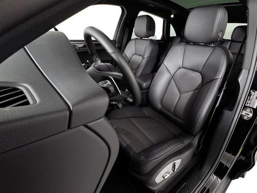 2025 Porsche Macan T