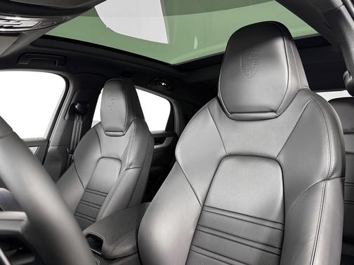2025 Porsche Cayenne E-Hybrid Coupe