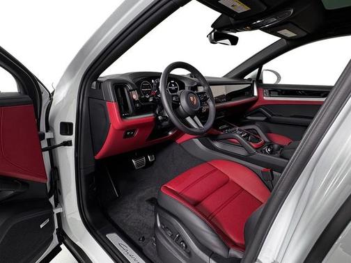 2025 Porsche Cayenne S