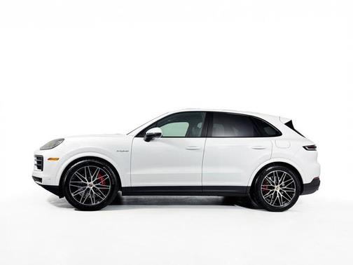 2025 Porsche Cayenne S