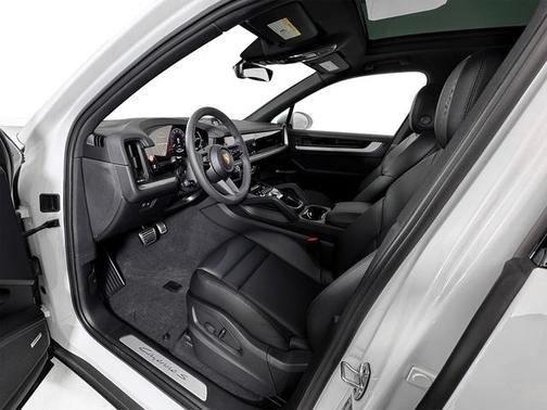 2025 Porsche Cayenne S