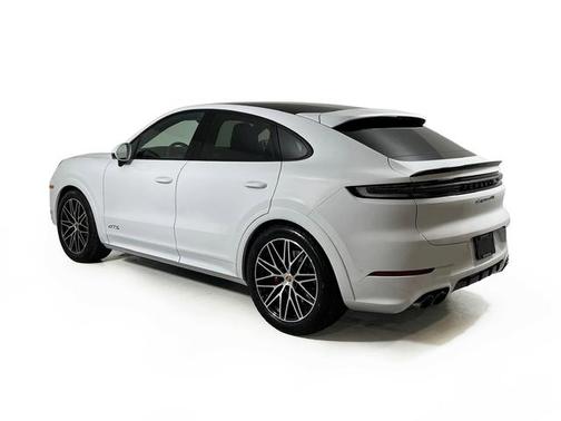 2026 Porsche Cayenne GTS