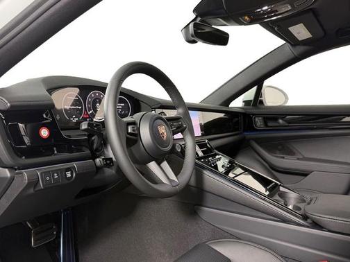 2026 Porsche Panamera 4