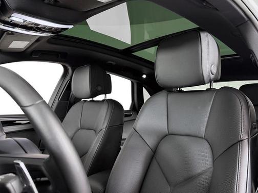 2025 Porsche Macan T